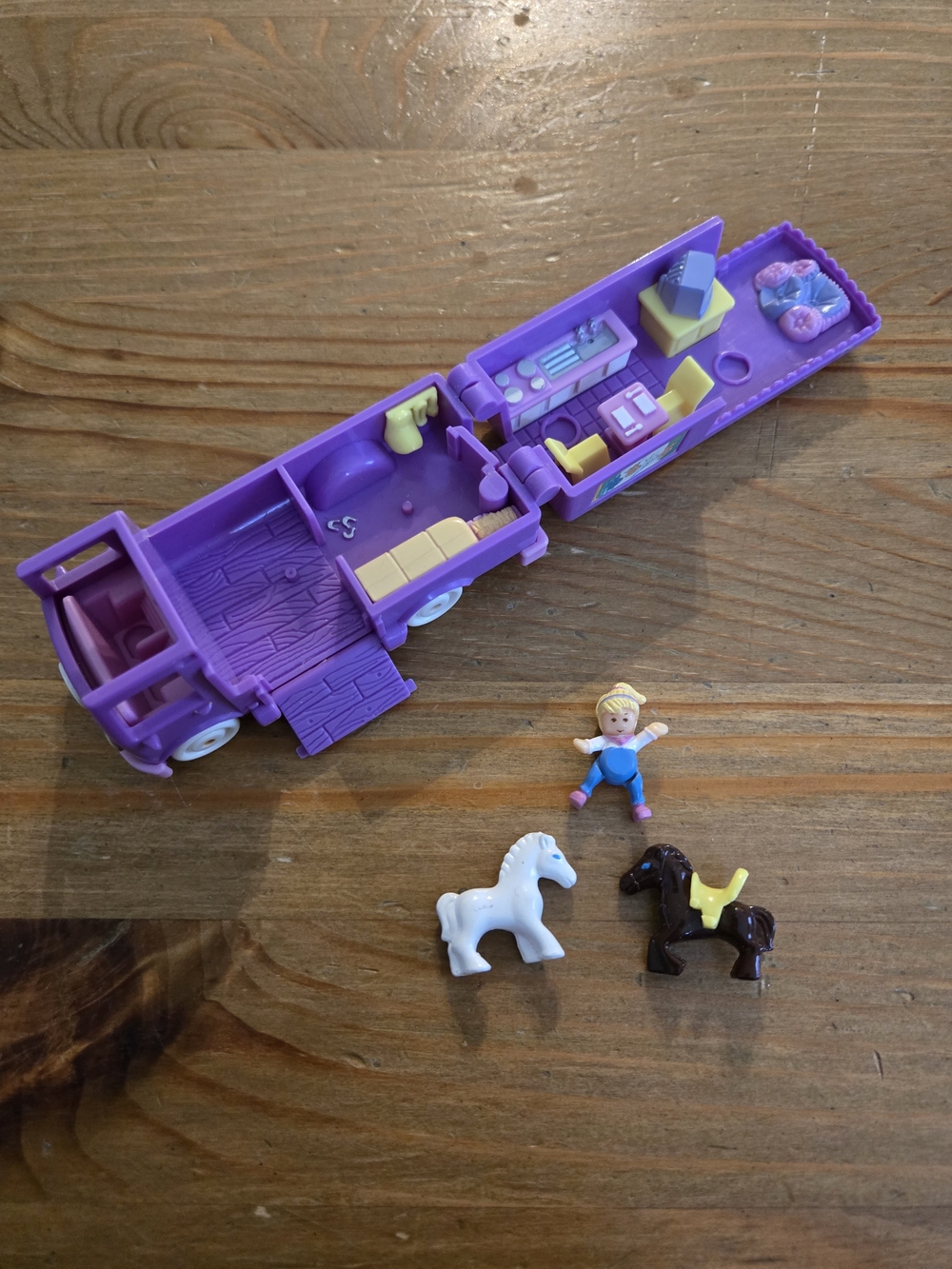 1994 Polly Pocket STABLE ON THE GO 100% COMPLETE With Polly Doll 2 Horses